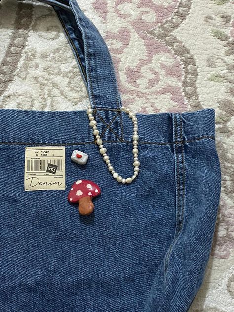 Tote bag , clay pins , clay art , jeans tote bag Clay Bag Pins, Girl Shoulder Tattoos, Jewelry Necklace Simple, Clay Keychain, Diy Earrings Polymer Clay, Bag Pins, Tanah Liat, Diy Wall Art Decor, Art Decor Diy