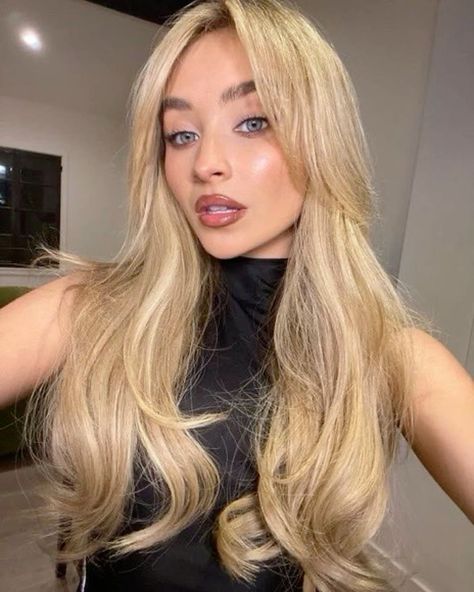 sabrina carpenter Sabrina Hair, Sabrina Carpenter Hair, Gorgeous Bridal Makeup, Haircut Inspo, Blonde Hair Inspiration, Bridal Makeup Looks, Bridesmaid Makeup, Working Late, Blonde Highlights