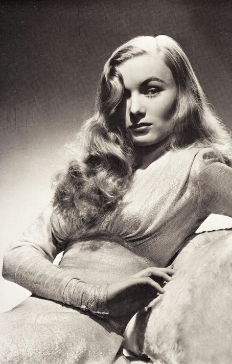 Veronica Lake Gallery - Classic Hollywood Central Veronica Lake Hair, Lake Hair, Lake Hair Styles, Lake Aesthetic, Fashion Photography Art, Human Personality, Veronica Lake, Ann Margret, Glamour Shots