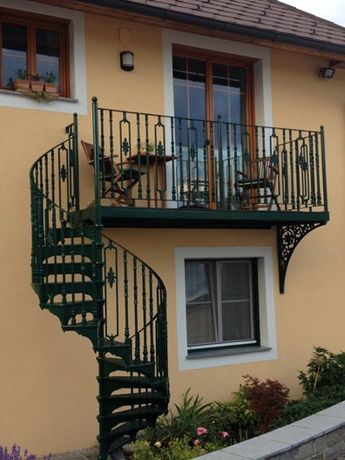 Outdoor Stairs To Balcony, Add On Balcony, Spiral Staircase Balcony, Balcony With Stairs, Victorian Balcony, Old Balcony, Balcony Stairs, Corner Balcony, Small Staircase