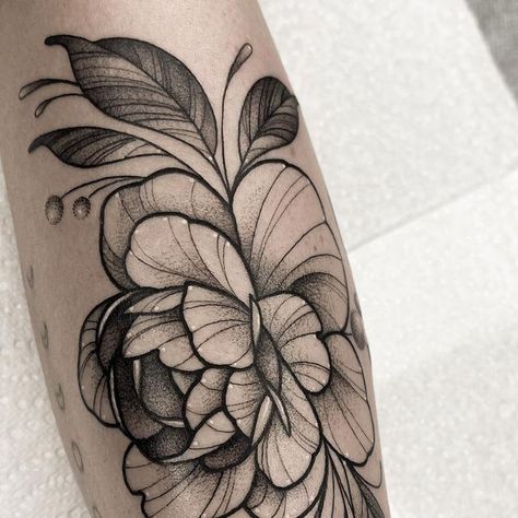 𝖆𝖑𝖞𝖘𝖘𝖆 𝖏𝖆𝖉𝖊 on Instagram: "PEONY 🌸 For @brielambkin , I NEED TO DO MORE FLOWERS PLS!!! ❤️ #tattoo #tattooapprentice #tattooart #tattooartist #tattoodesign #tattooinspo #flowertattoo #peonytattoo #forearmtattoo #wollongongtattoo #sydneytattoo #australiatattoo #tattoogirl #wjxcartridges #emallacartridges #yolo" Symmetrical Peony Tattoo, Bold Peony Tattoo, Peony Tattoo Design Drawing, Tsukuyomi Tattoo, Peony Tattoo Forearm, Neo Traditional Peony Tattoo, Neotraditional Peony Tattoo, Knee Tattoo Flower, Peony Forearm Tattoo