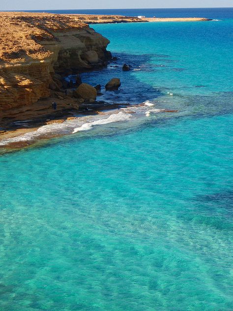 Mediterranean coast near Marsa Matruh, Egypt (by craigaio). Marsa Matruh, شرم الشيخ, Marsa Alam, Destination Voyage, Beautiful Places In The World, Venice Beach, Giza, Beautiful Places To Visit, Magical Places