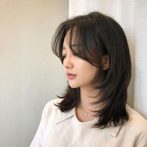 Half Long Half Short Hair Haircuts, Medium Length Haircut With Layers 2023, Shot Hair, Haircut Inspo, Asian Short Hair, Hair Inspiration Short, Shot Hair Styles, Wolf Cut, Haircut Styles