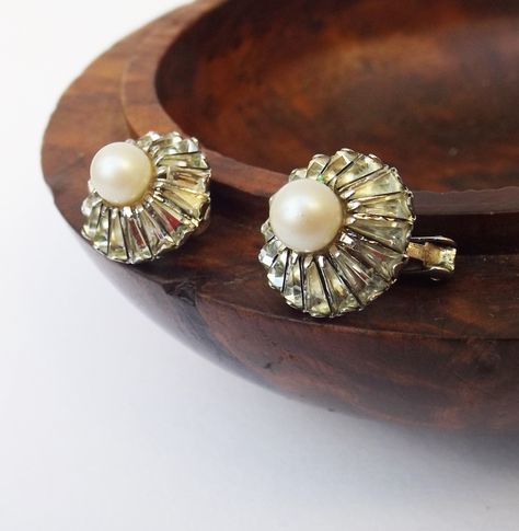 https://www.etsy.com/uk/listing/1361900747/1930s-art-deco-faux-pearl-and-rhinestone?ref=listing_published_alert 1930s Earrings, Bling Earrings, Deco Earrings, 1930s Art, 1930s Art Deco, Art Deco Earrings, Lovely Necklace, Lovely Earrings, Lovely Jewellery