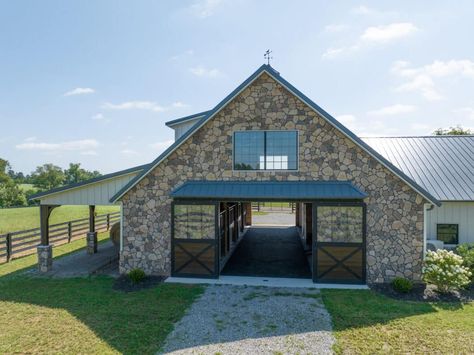 Horse Barn with Living Quarters Horse Barn With Living Quarters Upstairs, Barn With Living Quarters Plans, Horse Barn With Apartment, Small Horse Barn Ideas Layout, Horse Barn Layout, Barn With Living Quarters Upstairs, Horse Barn Designs Layout, Horse Barn With Living Quarters, Barn Loft Apartment