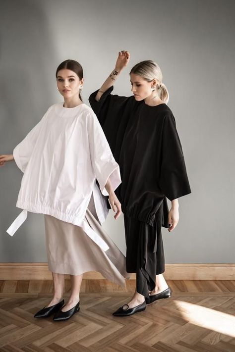 1714726c817af50457d810aae9d27a2edesc34380276ri Minimalist Blouse, Long Linen Dress, Linen Fashion, Oversize Fashion, Boho Blouse, Oversized Blouse, Oversized Dress, Loose Blouse, Kimono Dress