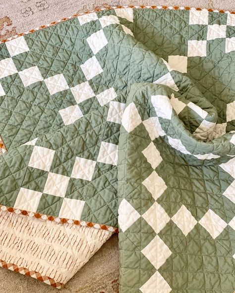 Allison • Peony Pedal Quilts | She’s all washed and crinkled and ready for tummy time 🥰 Pattern: Irish Chain quilt free tutorial on @jozmakesquilts blog Quilt top… | Instagram Irish Knot Quilt Patterns, Sage Green Quilt Patterns, Solid Color Quilt Patterns, Triple Irish Chain Quilt Pattern Free, Green And White Quilt, Green And White Quilts, Green Quilts Ideas, Scrappy Irish Chain Quilt, Sage Green Quilt