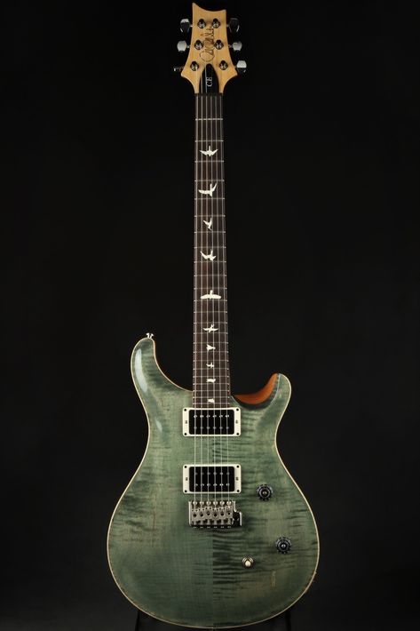 2019 Paul Reed Smith (PRS) CE 24 - Trampas Green Burst Paul Reed Smith Guitars, Guitar Setup, Aesthetic Guitar, Green Guitar, Dream Guitar, Guitar Man, Esp Guitars, Prs Guitars, Green Electric