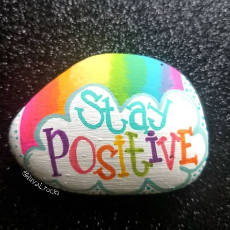 Rock Painting Garden Ideas, Painted Rocks Inspirational, Positive Rock Painting Ideas, Paint Quotes Inspirational, Painted Rocks Ideas Easy, Painting Rocks Ideas Easy, Kindness Rocks Ideas, Positive Rocks, Positivity Rocks