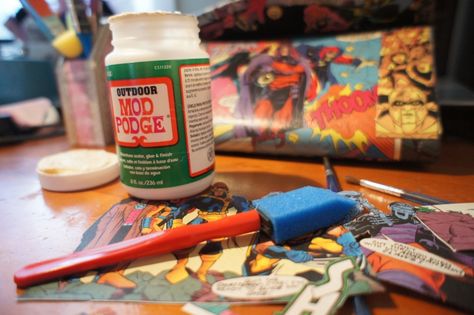 That's right folks, an Xmen clutch - project!! Comic Book Crafts, Mod Podge Pictures, Geeky Decor, Make A Comic Book, Diy Purses, Books Diy, Decoupage Projects, Pva Glue, Book Clutch