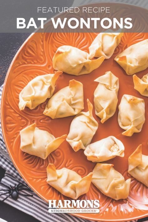 Wonton Bats Recipe, Wonton Bats, Halloween Crab, Scary Treats, October Meals, Halloween Get Together, Halloween Potluck, Halloween Appetizers Easy, Creepy Halloween Food