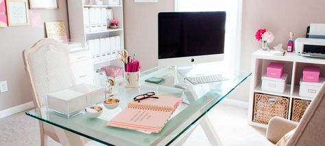 Home Office Glass Desk, Girly Home Office, Pretty Desks, Home Office Design Ideas, Feng Shui Bedroom, Glass Desk, Office Design Ideas, Dream Office, Workspace Design