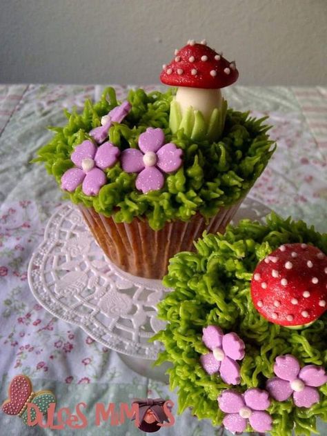 Cupcakes Decoration Mushroom, Mid Morning Birthday Party Food, Cottagecore Cupcakes, Mushrooms Cupcakes, Enchanted Forest Cupcakes, Fairy Garden Cupcakes, Mushroom Cupcakes, Mushroom Party, Garden Cupcakes