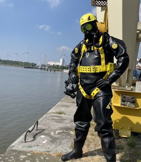 Tate Rubber Suit, Futuristic Scuba Suit, Deep Sea Diving Suit, Hazmat Suits, Diving Wetsuits, Hazmat Suit, Gas Masks, Diving Suit, Wetsuit Men