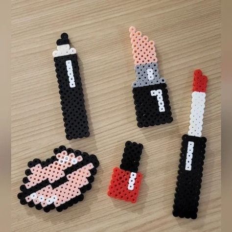 Hama Beads Makeup, Perler Bead Functional, Makeup Perler Beads, Perler Bead Makeup, Idea For Makeup, Lego Coding, Beads Makeup, Melty Bead Designs, Easy Perler Bead Patterns