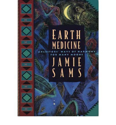 A celebrated Native American author conveys the true spirit of Native American ways of knowing in these heartfelt meditations, poems, stories, and lessons. In 364 daily offerings organized according to the cycles of the moon, Sams offers stirring insights into the spirituality of the earth. Native American Authors, Native American Herbs, Earth Poems, Earth Medicine, Native American Books, Medicine Cards, Sun Bear, Moon Book, Souls Journey