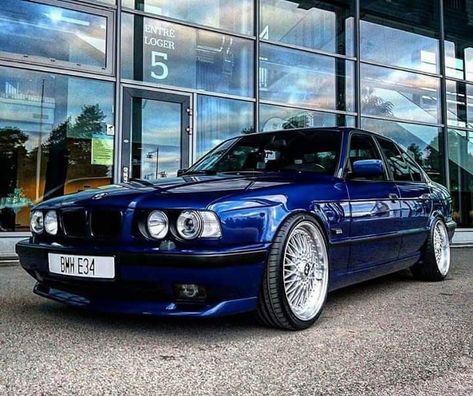 BMW E34 5 series blue E34 Bmw, Blue Bmw, Bmw E32, Bmw Touring, Car Paint Colors, Retro Auto, Bmw Classic Cars, Bmw E34, Painting Ocean