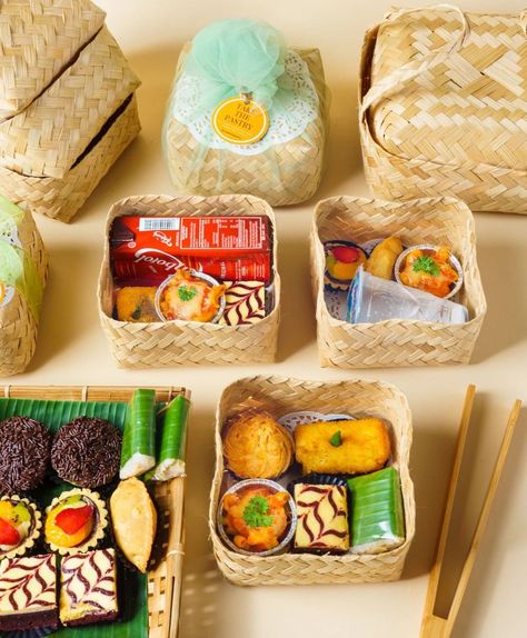 Hampers Design Packaging, Catering Boxes Packaging, Snack Hampers Idea, Snack Box Wedding, Snackbox Ideas, Snack Box Packaging, Snack Hampers, Snack Box Ideas, Hampers Snack