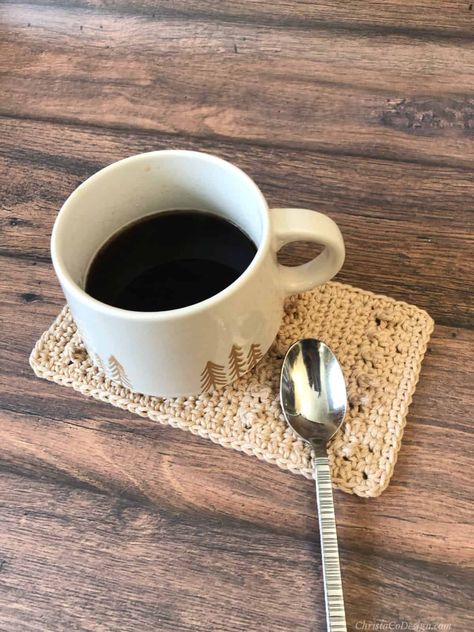 Crochet Mug Rug Free Pattern, Crochet Mug Rugs Patterns Free, Mug Rug Crochet, Crochet Mug Rug, Rug Crochet Pattern, Mug Rug Pattern, Simple Mug, Crochet Mug, Rug Crochet