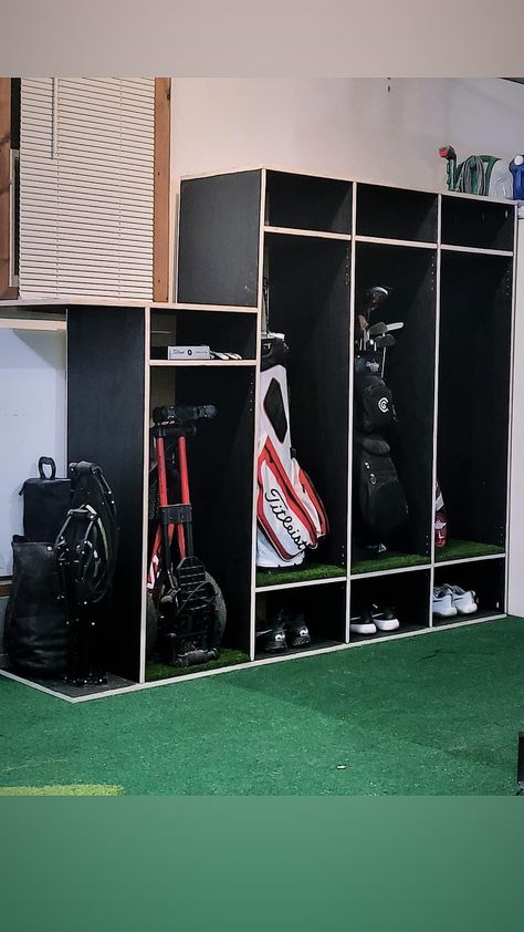 Baseball Bag Storage Ideas, Golf Garage Storage, Garage Golf Storage, Diy Golf Bag Storage, Golf Club Storage Garage, Baseball Gear Storage, Golf Bag Storage Diy, Golf Storage Ideas, Ski Mudroom