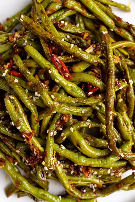 Spicy Roasted Green Beans, Spicy Garlic Green Beans, Asian String Beans Recipe, Best Sauteed Green Beans, Sichuan Green Beans, Green Beans Healthy Recipe, Korean Green Beans, Spicy Green Beans Recipe, Thai Green Beans