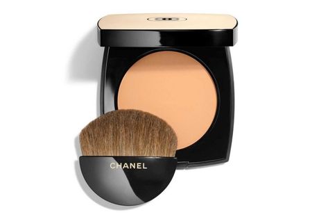 These Are The New Powders Your Complexion Needs This Spring | British Vogue Chanel Les Beiges Healthy Glow, Sheer Makeup, Chanel N 5, Sunkissed Makeup, Perfume Chanel, Bronzer Makeup, Chanel Les Beiges, Gabrielle Chanel, Chanel Beauty