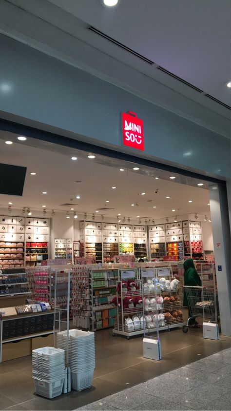 Miniso Korean Shopping Mall Aesthetic, Mall Shopping Bags Aesthetic, Korean Shopping Mall, Miniso Store Aesthetic, Miniso Shopping, Miniso Aesthetic, Miniso Haul, Miniso Store, Shopping Pictures