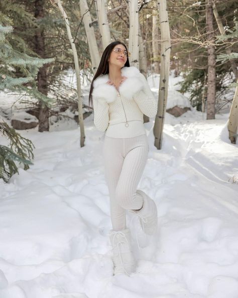 Winter outfits Birthday Outfits Aesthetic Winter, Snowfall Outfit Ideas, White Leggings Outfit Winter, North Carolina Outfits, Aesthetic Snow Outfits, Fur Sweater Outfit, Russian Winter Outfit, White Trench Coat Outfit, White Winter Outfits