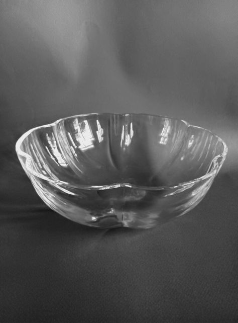 Crystal Fruit, Crystal Centerpieces, Baccarat Crystal, Crystal Bowls, Centerpiece Bowl, Small Light, Baccarat, Fruit Bowl, A Flower