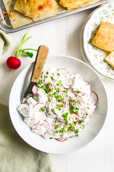 Creamy Spring Onion and Radish Dip ~ two of spring's freshest ingredients come together in this crunchy, creamy, addictive appetizer. #easy #recipe #dip #radish #appetizer #sourcream #mayonnaise #yogurt #lowcarb #spring #vegetable #spring Radish Appetizer, Radish Dip, French Appetizers, Appetizer Easy, The View From Great Island, Radish Salad, Big Salad, Pita Chips, Sour Cream And Onion