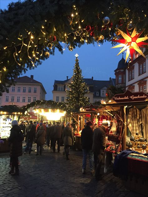 Weihnachtsmarkt Coburg Christmas Bucket List, Winter Survival, Christmas Dreaming, Merry Happy, Cosy Christmas, Christmas Planning, Christmas Feeling, Christmas Time Is Here, Scandinavian Christmas