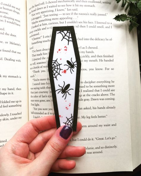 A bloody coffin bookmark featuring spiders. Coffin Bookmark, Handmade Bookmarks, Bookmark Template, Glass Bottles Art, Unique Bookmark, Bookish Things, Book Markers, Bookmarks Handmade, Bottle Art