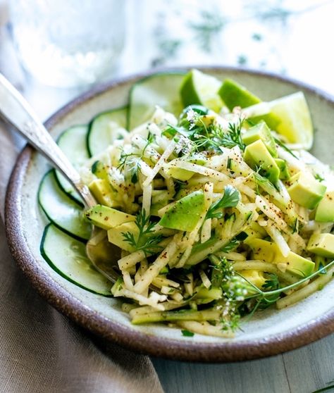 21 Day Fix Salad, Jimaca Recipes, Recipes For Healthy Skin, Jicama Recipes, Jicama Recipe, Salad Dressing Recipes Healthy, Pasta Salad Dressing, Avocado Salad Recipes, Fresh Salad Recipes