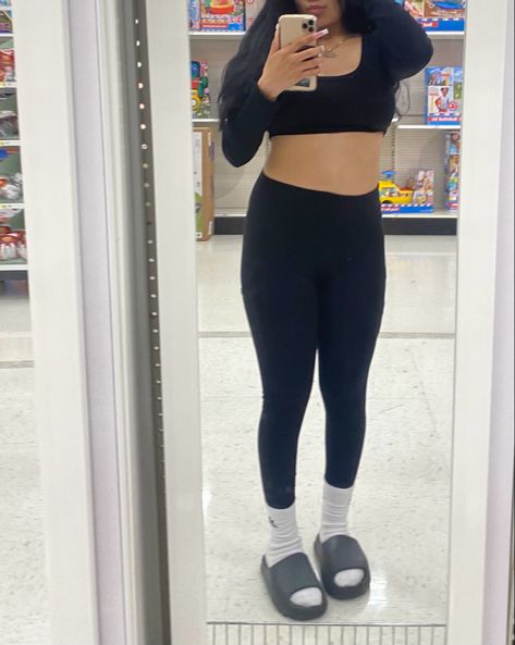 Tank Top And Leggings Outfit, Baddie Latina Outfits, Top And Leggings Outfit, Baddie Latina, Slay Fits, Outfits Leggings, Latina Outfits, Latina Fashion Outfits, Latina Fashion