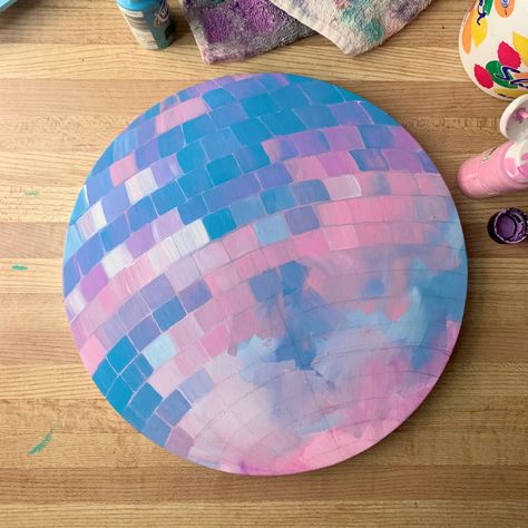 Pastel Disco Ball Painting, Diy Painted Disco Ball, Round Canvas Painting Disco Ball, Disco Ball Record Painting, Disco Ball Drawing Simple, How To Paint A Disco Ball, Disco Ball Craft, Circle Canvas Painting Ideas, Painted Disco Ball