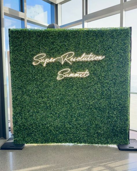 Backdrop Business Event, Company Backdrop, Hedge Backdrop, Boxwood Hedge Wall, Hedge Wall, Flower Wall Rental, Event Look, East Bay Area, Boxwood Hedge