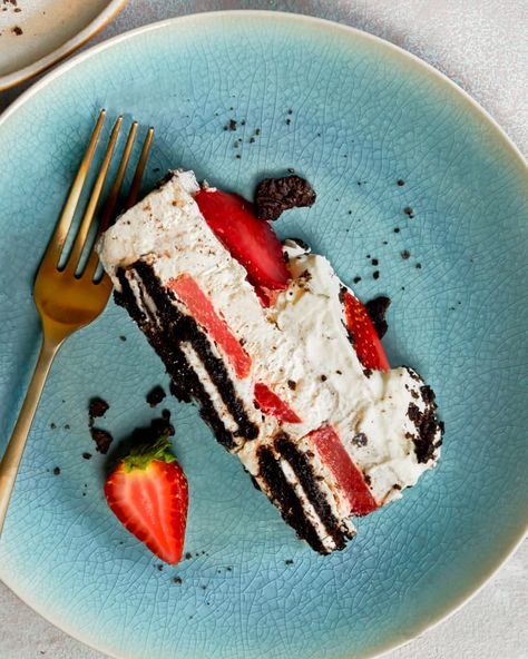 Strawberry Oreo Icebox Cake | Kitchn Oreo Icebox Cake, Vegetarian Cookies, Dessert Oreo, Chocolate Wafer Cookies, Oreo Cream, Coconut Cake Recipe, Strawberry Dessert, Icebox Cake, Delicious Cake Recipes