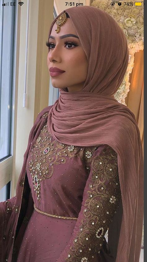 Hijab For Wedding Party Style, Hijabi Lengha, Lengha With Hijab, Pakistani Outfits With Hijab, Desi Hijab Style, Pakistani Clothes With Hijab, Traditional Hijab Outfit, Hijab With Desi Outfits, Hijab With Traditional Dress