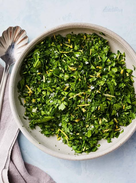 This simple gremolata recipe is made with 3 ingredients: parsley, garlic, and lemon zest. It's a delicious bright, fresh topping for pasta, grilled veggies, and more! Genovese Basil, Mint Gremolata, Lemon Gremolata, Lemon Parsley Pasta, Grilled Lemon Herb Mediterranean Salad, Lemon Glaze Recipe, Mushroom Polenta, Gremolata Recipe, Pasta Primavera Recipe