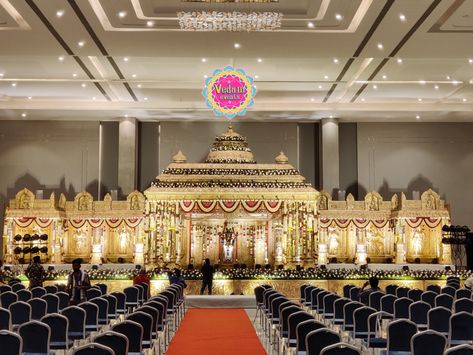 Traditional Mandapam Decoration, Wedding Mandap Stage Design, Pelli Decoration Stage, Marriage Mandapam Decoration, Wedding Mandapam Decoration, Pelli Mandapam Decoration South Indian, Traditional Stage Decoration, Muhurtham Decoration, Traditional Hindu Wedding Decor