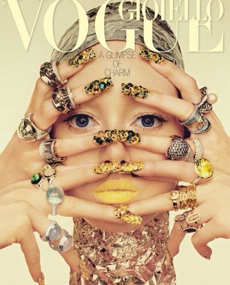 Vintage vogue Jewellery cover Vintage Vogue Covers, 1960s Vogue, Many Rings, Vogue Magazine Covers, Jewelry Editorial, Fashion Cover, Vogue Covers, Weird Fashion, I'm With The Band