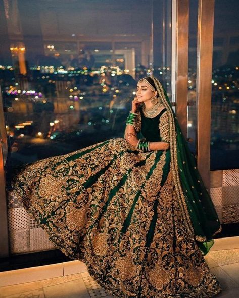 Green Bridal Lehenga, Dark Green Lehenga, Gown Cinderella, शादी की तस्वीरें, Open Backs, Desi Wedding Dresses, Wedding Lehenga Designs, Asian Bridal Dresses, Bridal Lehenga Collection