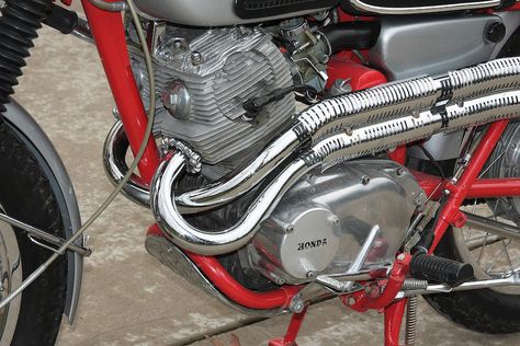 Last Of The 305 Scramblers: The Honda CL77 – Old Bike Barn Old Honda Motorcycles, Vintage Honda Motorcycles, Honda Scrambler, Bike Cleaning, The Boondocks, Bike Engine, Japanese Motorcycle, American Motorcycles, Roy Rogers