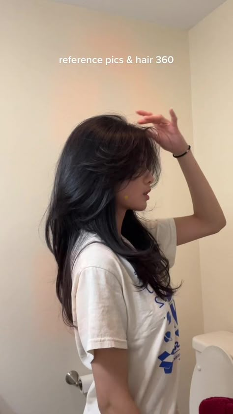 360 Layered Hair, Long Two Layered Hair, Longlayers Haircut Medium, Layered Hair Medium 360, Long Haircut With Long Bangs, Wolfcut Long Hair 360°, Long Haircut With Layers Face Framing Round Face, Wolfcut Hair Long Straight 360, Haircut For Thick Hair Oval Face