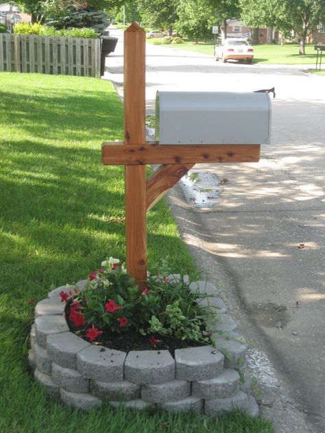 Mailbox Garden--Spruce up your mailbox with some flowers by creating a base garden with retaining wall blocks. Allotment Signs, Mailbox Landscape, Mailbox Flowers, Bike Cafe, Mailbox Decal, Landscape Rocks, Mailbox Garden, Mailbox Stickers, Mailbox Makeover