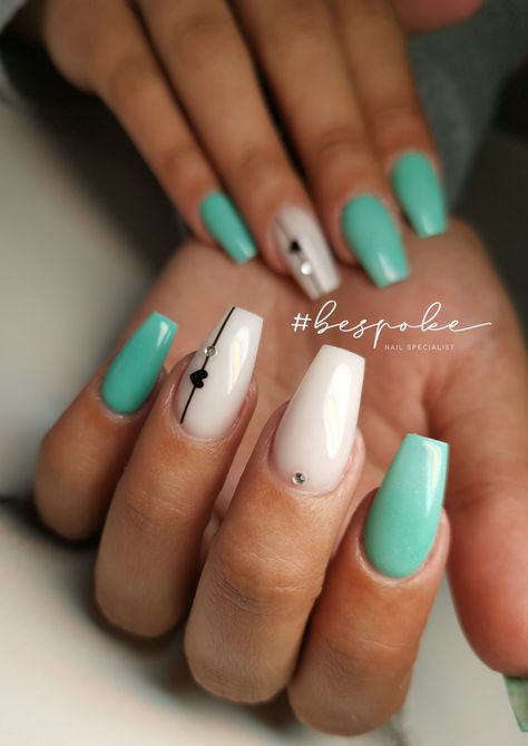 White Nails With Turquoise Design, Turquoise White Nails, White Turquoise Nails, Turquoise Valentines Nails, Teal And White Nail Designs, Tourquise Nails Design, White And Turquoise Nails, Turquoise Nail Designs Summer, Teal And White Nails