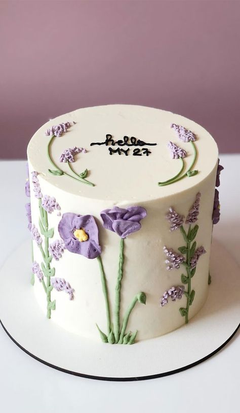 buttercream cake, simple birthday cake, birthday cake ideas, birthday cake design Lavender Cake Design, Lavender Birthday Cake, 27 Cake, 50 Birthday Cake, 27th Birthday Cake, Cake Lavender, Lumberjack Cake, Flower Cake Design, Birthday Cake Design