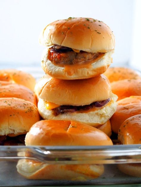 Chicken Burger Sliders stacked and lined up in a baking dish. Ground Chicken Sliders, Chicken Burger Sliders, Burger Sliders Recipes, Ground Chicken Burgers, Bread Crumb Chicken, Sliders Recipes, Sliders Recipes Chicken, Types Of Sandwiches, Fried Donuts