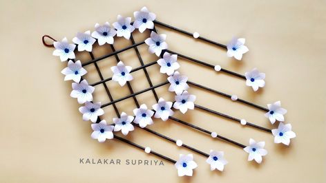 #PaperWallDecoration #Newspapercraft #FlowerWallhanging #Homedecorideas #papercraft #flowerpapercraft #wallhangingideas #Bestoutofwaste #diy #Creativecraft #Easyflowerwallhanging #kalakarsupriya Easy Wall Decor Ideas, Hanging Wall Art Diy, Easy Wall Decor, Paper Craft Easy, Paper Flower Wall Hanging, Newspaper Craft, Flower Wall Hanging, Craft Easy, Simple Wall Decor