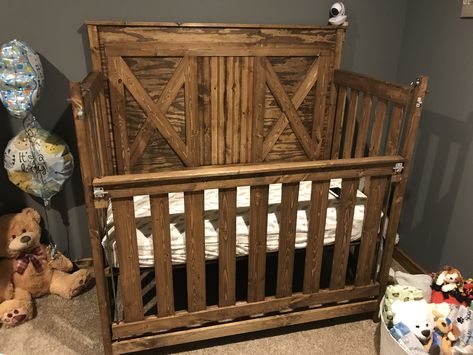 Baby crib Country Nursery Ideas, Rustic Baby Cribs, Rustic Crib, Wooden Baby Crib, Baby Crib Diy, Baby Beds, Best Baby Cribs, Baby Nursery Diy, Diy Crib